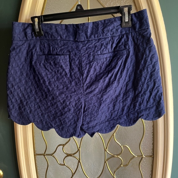 Crown & Ivy shorts - Picture 2 of 5